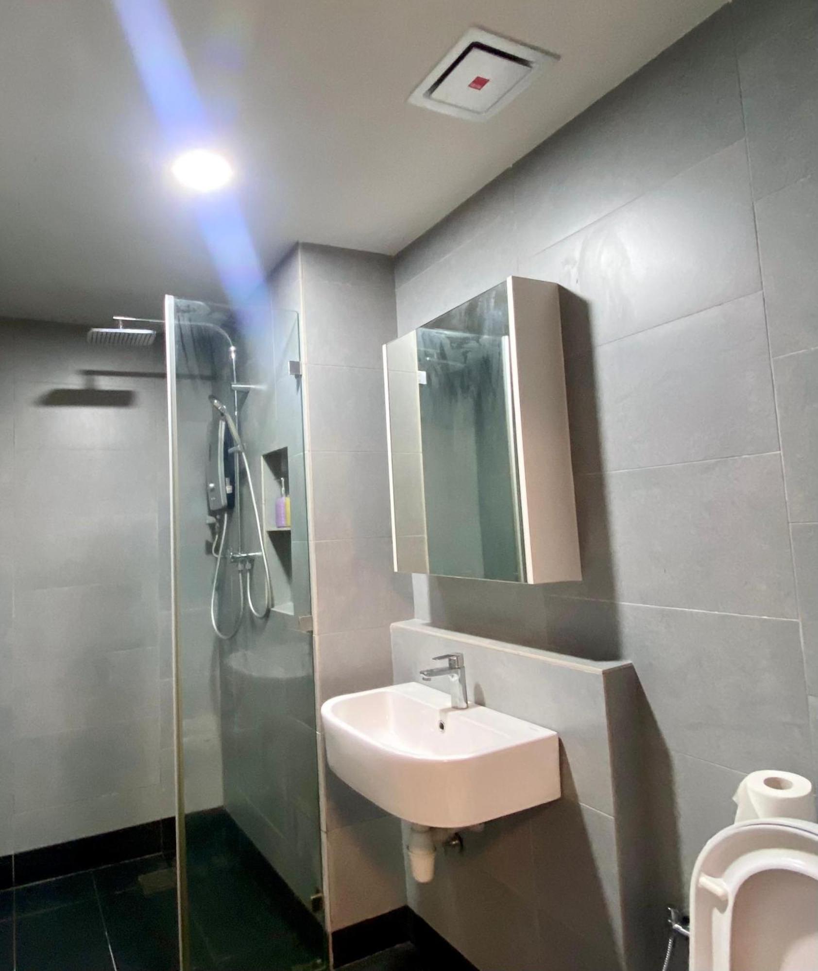 Comfy 5pax Condo, Heart Of Apartment