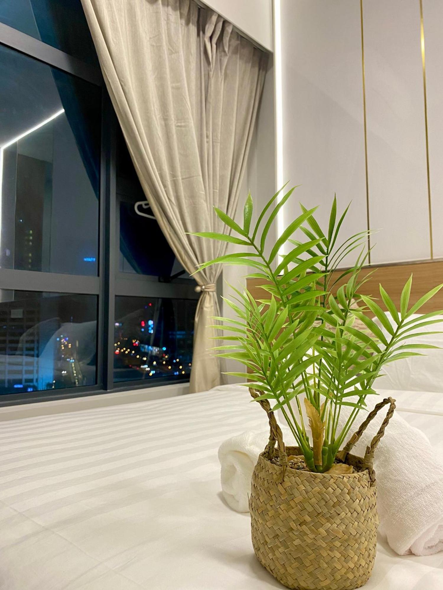 Comfy 5pax Condo, Heart Of